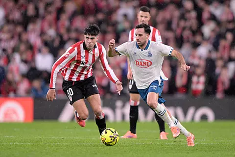 أتلتيك بلباو يسقط وسط جماهيره أمام إسبانيول في الدوري الإسباني